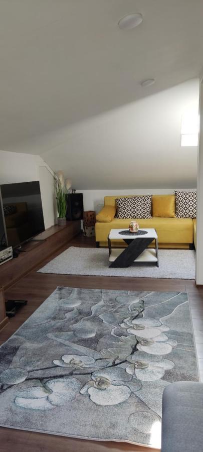 Мансардна Никол Apartment วีดิน ภายนอก รูปภาพ