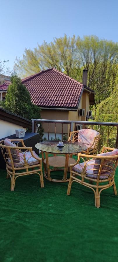 Мансардна Никол Apartment วีดิน ภายนอก รูปภาพ